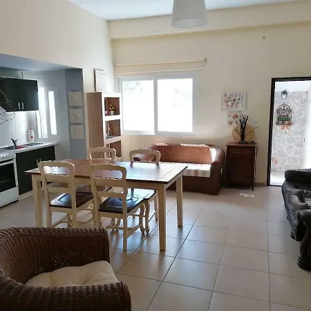Ktima Nafsika - Ground-floor Luxury In Idyllic Estate! بورتو خيلي